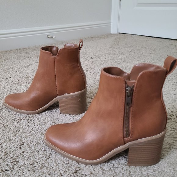 Brown Boots - Faux leather - Picture 13 of 16